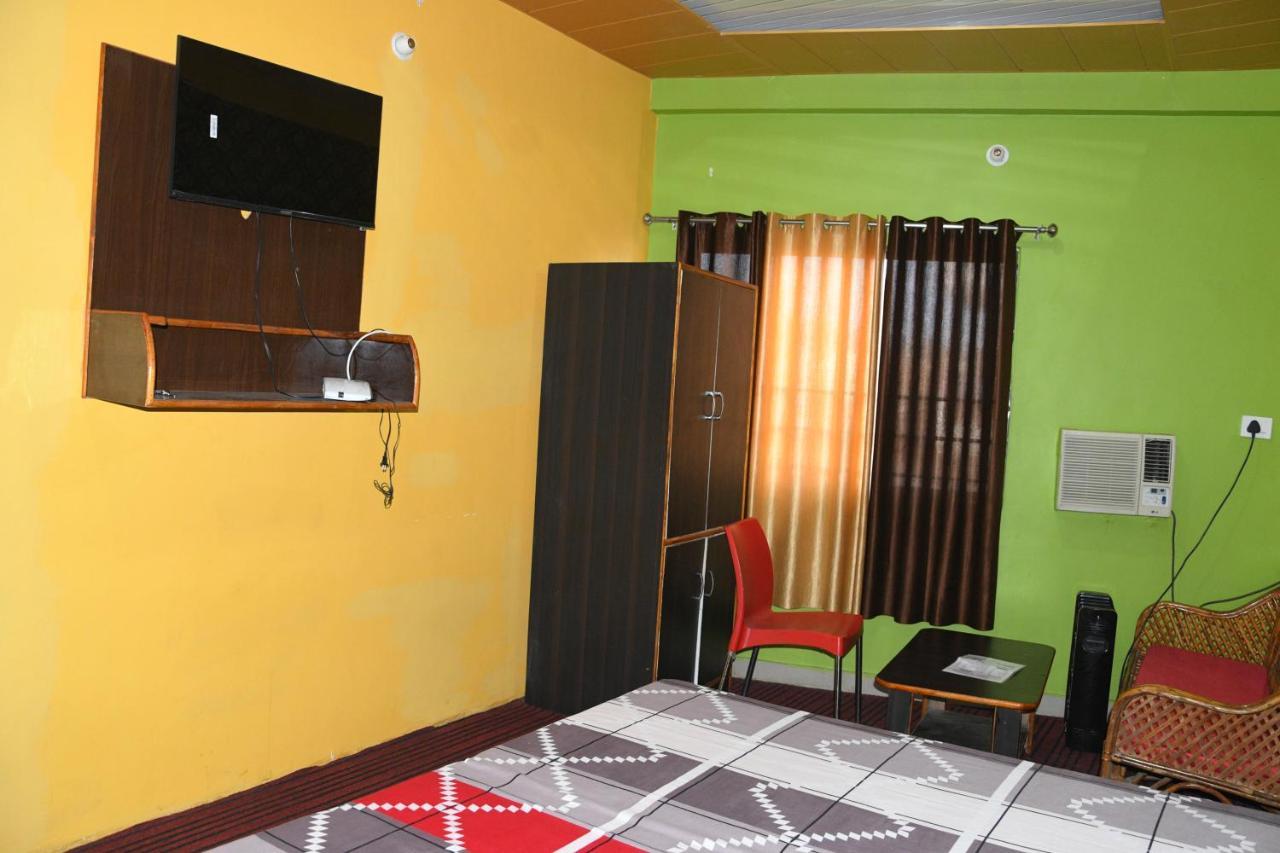 Hotel Mountain View And Rooftop Restaurant Pithoragarh Exterior photo